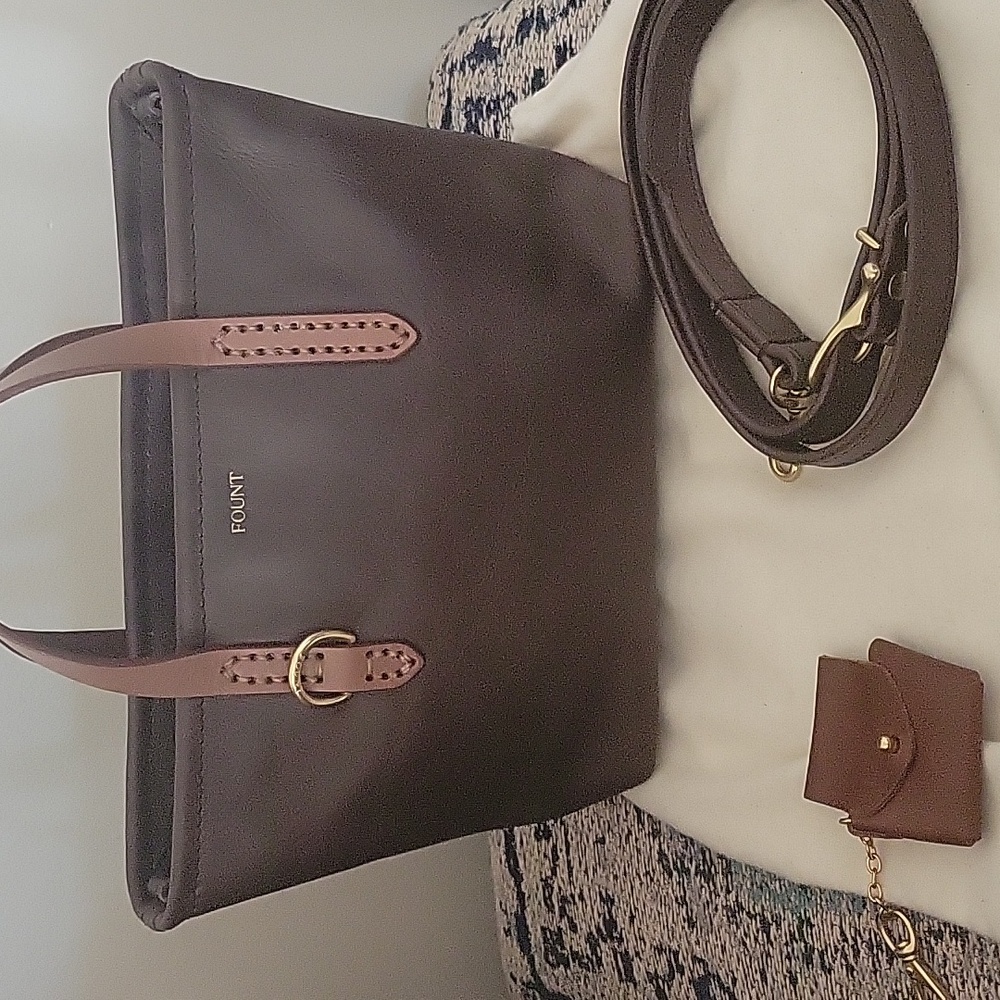 FOUNT Leather Bellfield Crossbody in Wolf - Like New